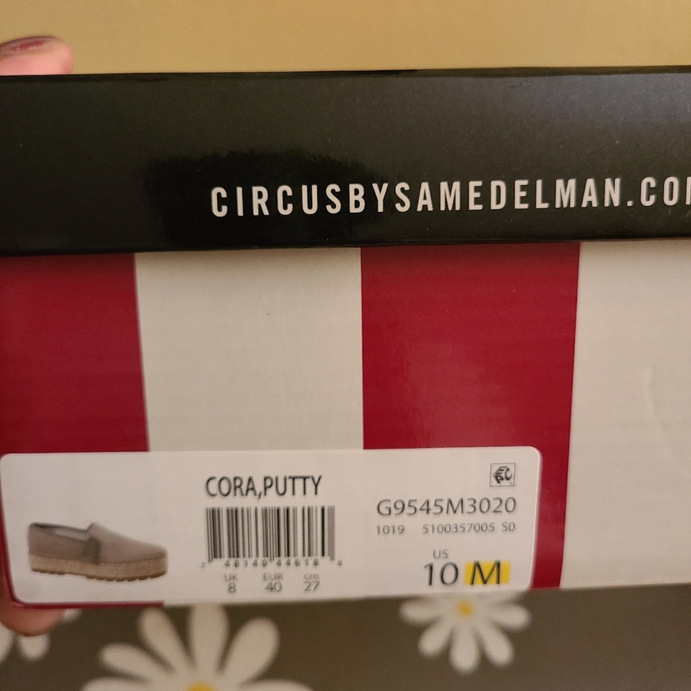 shoes - Picture 3 of 4